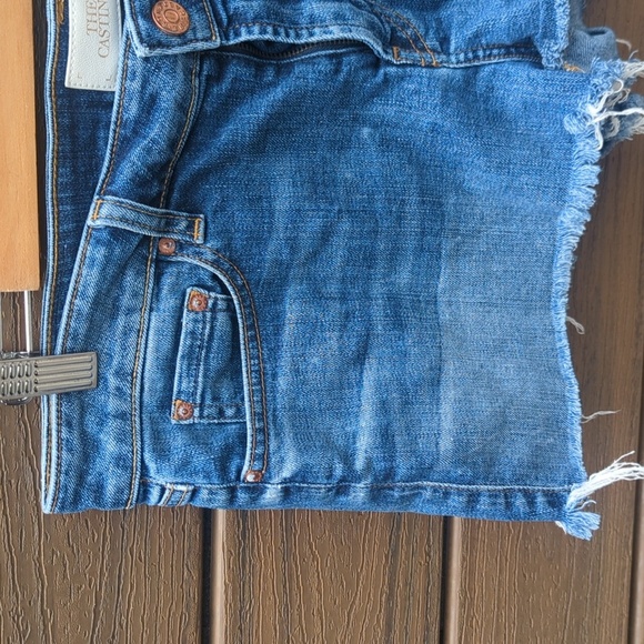 Aritzia The Castings Mid Rise Blue Denim Cut Off Shorts -Size 32 Great Condition - Picture 4 of 9
